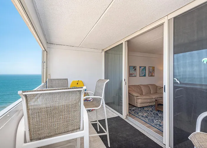 Oceanfront 15th Floor With Balcony & Pool Apartment *