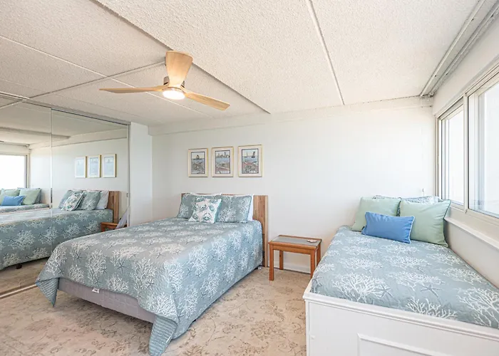 Oceanfront 15th Floor With Balcony & Pool Apartment