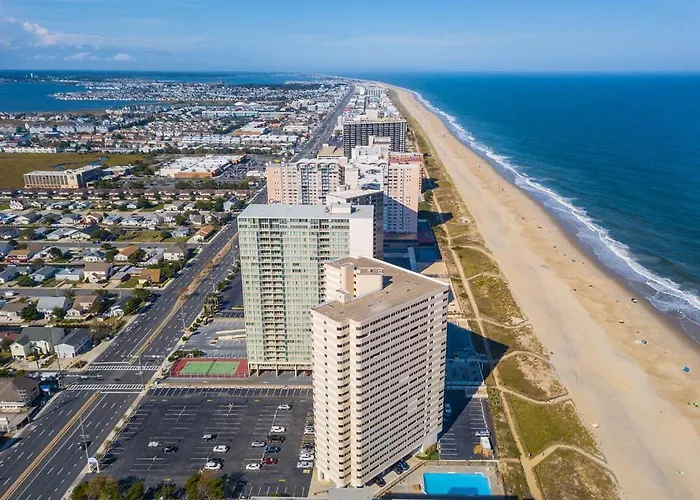 Oceanfront 15th Floor With Balcony & Pool Apartment *